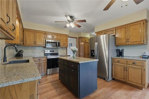 Tiny photo for 1100 Wellington Way, Liberty, MO 64068 (MLS # 2613571)