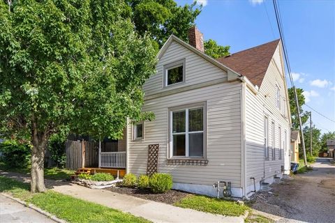 Photo of 611 E 27 Terrace, Kansas City, MO 64109 (MLS # 2625917)