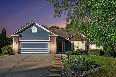 Photo of 823 NE 102nd Street, Kansas City, MO 64155 (MLS # 2615724)