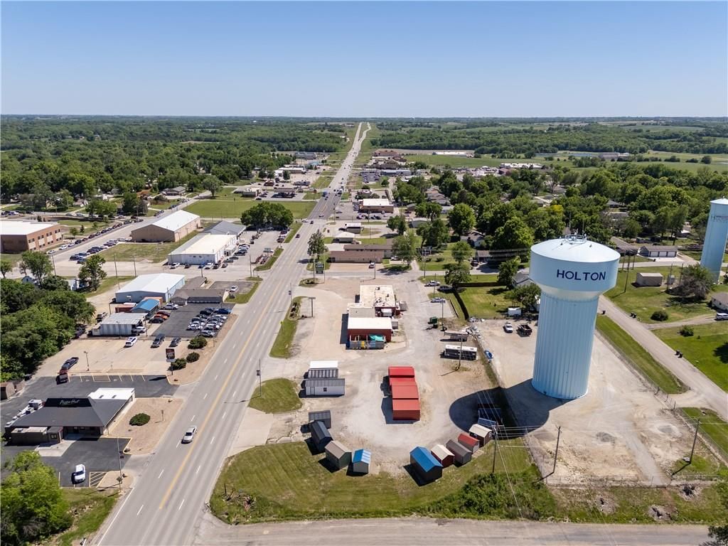 Photo of 601 Arizona Avenue, Holton, KS 66436 (MLS # 2623988)