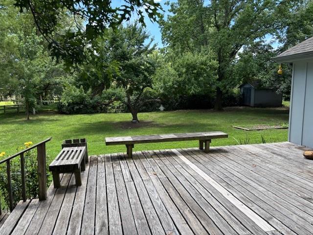 603 Lakeside Court
