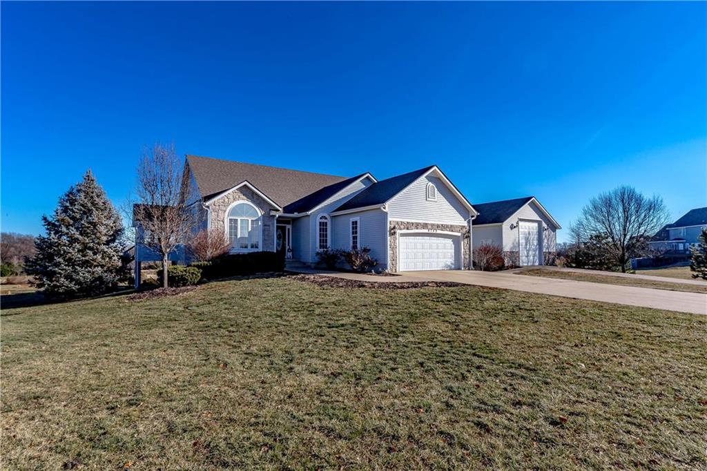 Photo 1 of 88 — 9753 Waverly Road, De Soto, KS 66018