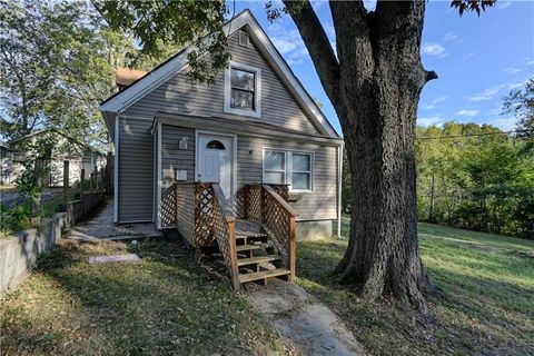 611 S Overton Avenue, Independence, MO 64053 - MLS#: 2578205