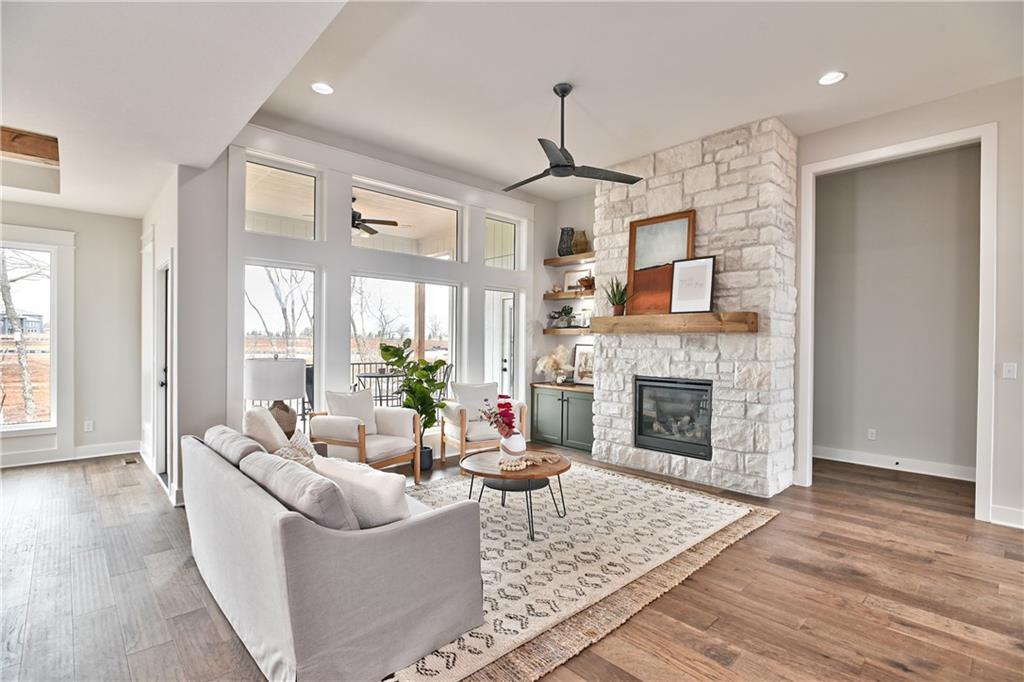 2512 W 179th Street