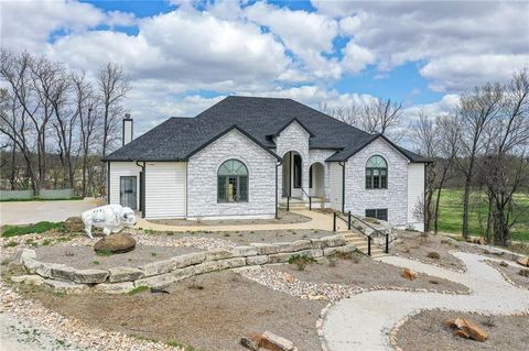 1605 Washington Street Tonganoxie KS 66086