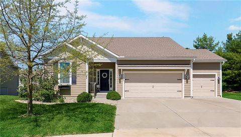 Photo of 23602 W 92nd Street, Lenexa, KS 66227 (MLS # 2616683)