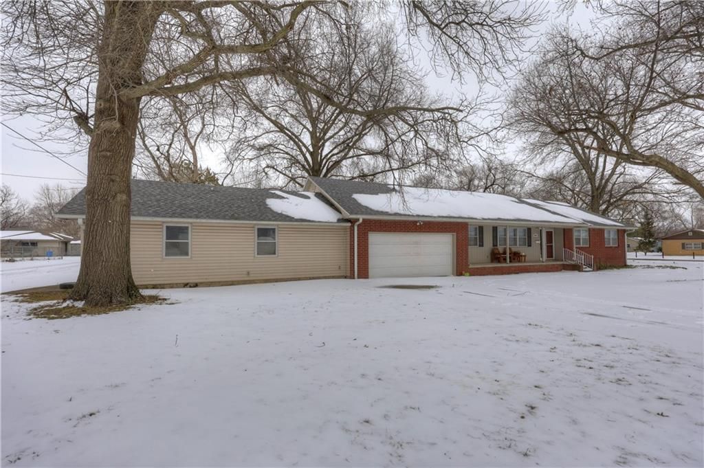 Photo of 2002 N Michigan Street, Pittsburg, KS 66762 (MLS # 2599063)