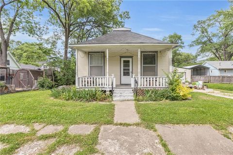 613 W 3rd Street Ottawa KS 66067