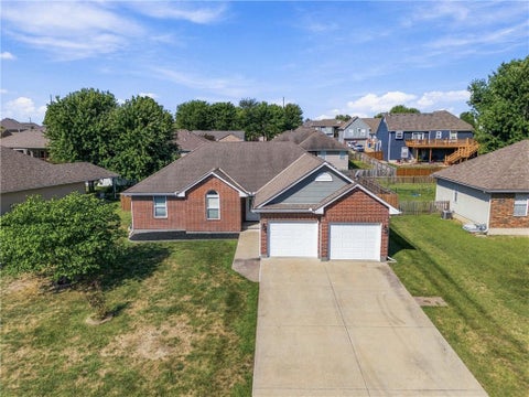 Photo of 981 Owl Creek Parkway, Odessa, MO 64076 (MLS # 2642427)