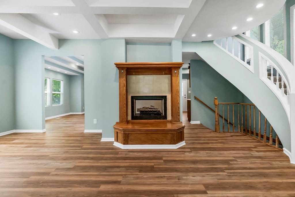 111 W Southside Boulevard