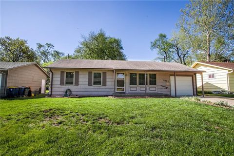 Photo of 8101 E 90 Terrace, Kansas City, MO 64138 (MLS # 2612427)