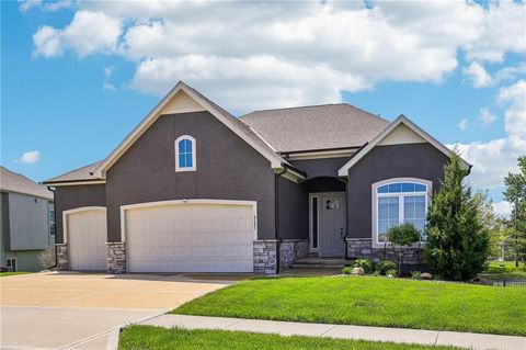 Photo of 3121 SW Merriam Drive, Lees Summit, MO 64081 (MLS # 2615524)
