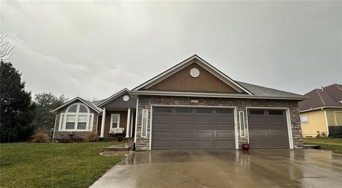 4612 SW Gull Point Drive Lee's Summit MO 64082