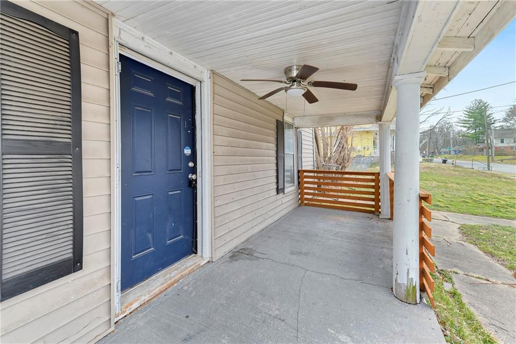 Photo of 1309 N Main Street, Independence, MO 64050 (MLS # 2618963)