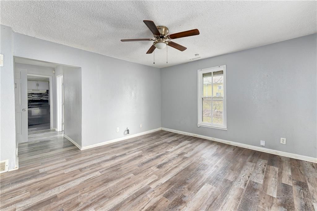 Photo of 1309 N Main Street, Independence, MO 64050 (MLS # 2618963)