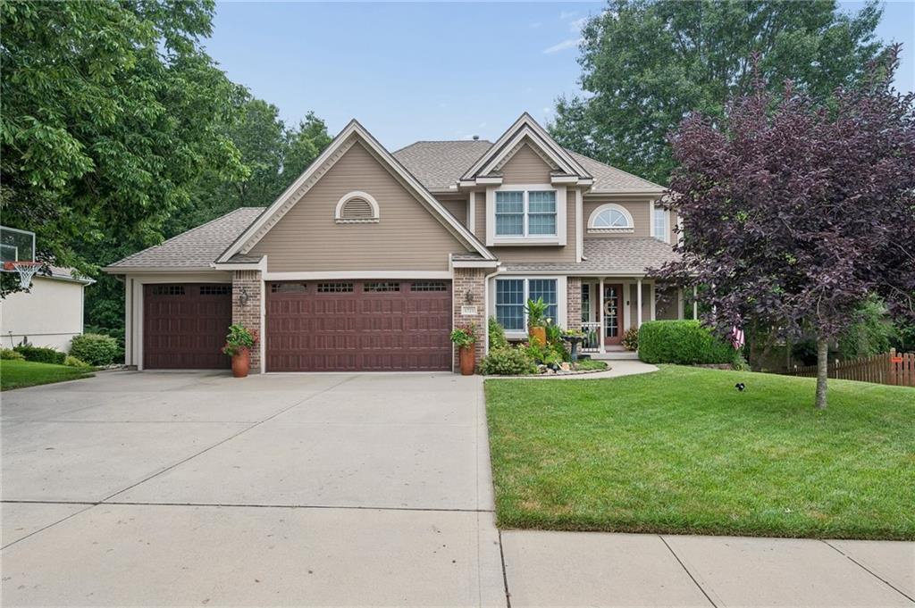 Photo of 1721 Parkside Drive, Liberty, MO 64068 (MLS # 2638711)