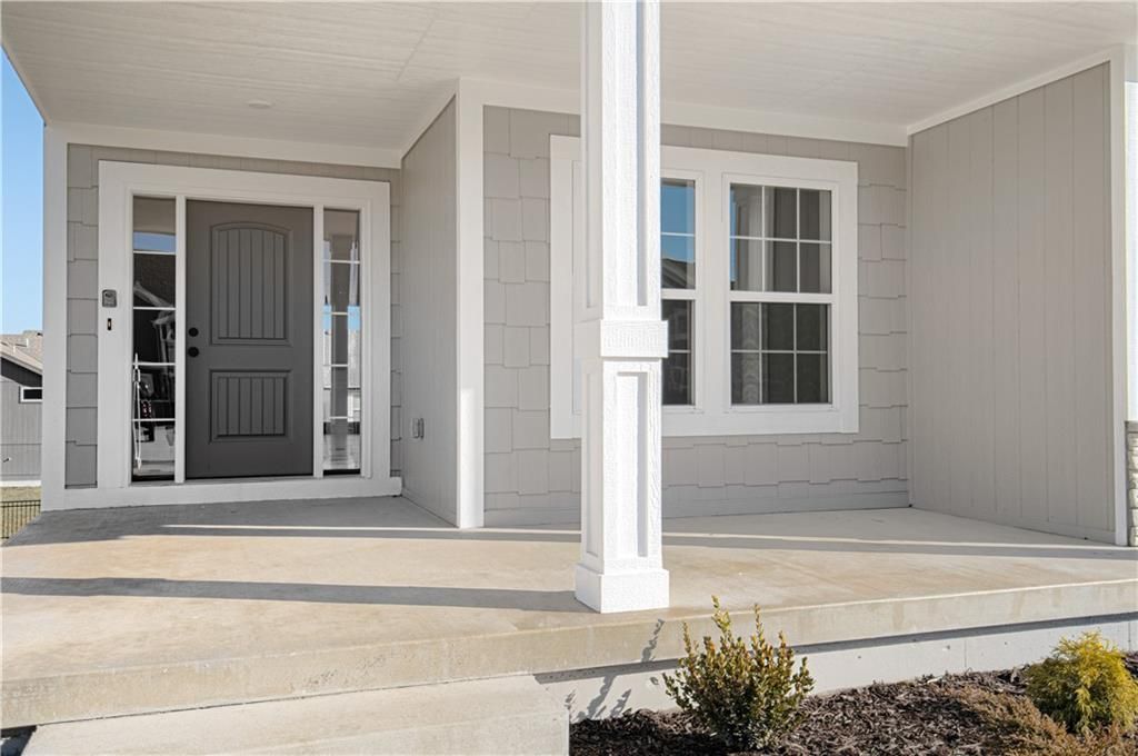 Photo of 6014 NE 118th Street, Kansas City, MO 64156 (MLS # 2598352)