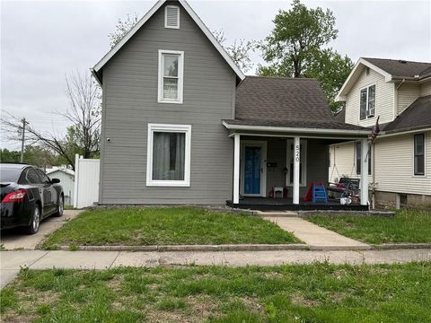 Photo of 520 N Main Street, Cameron, MO 64429 (MLS # 2615657)