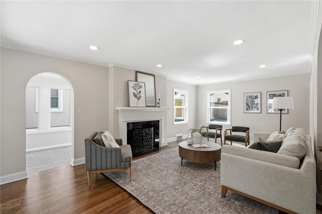 1259 W Gregory Boulevard