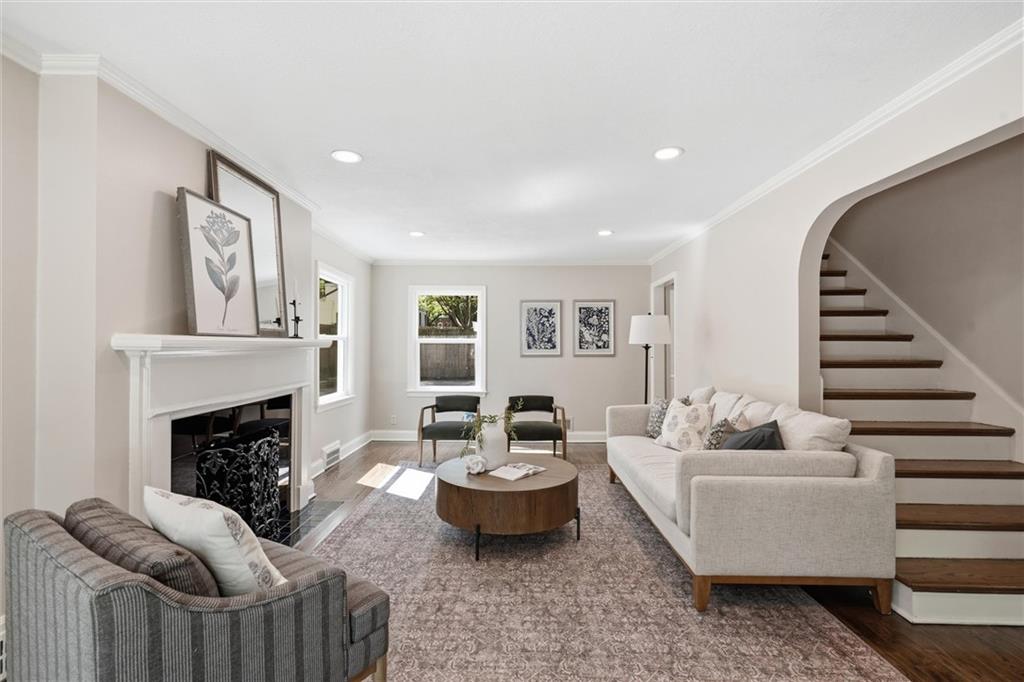 1259 W Gregory Boulevard