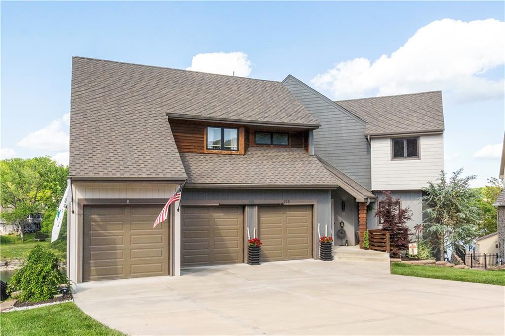 218 NW Locust Street
