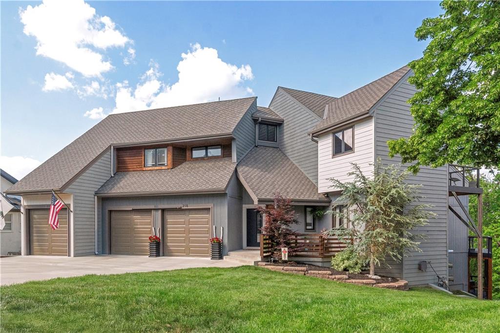 218 NW Locust Street