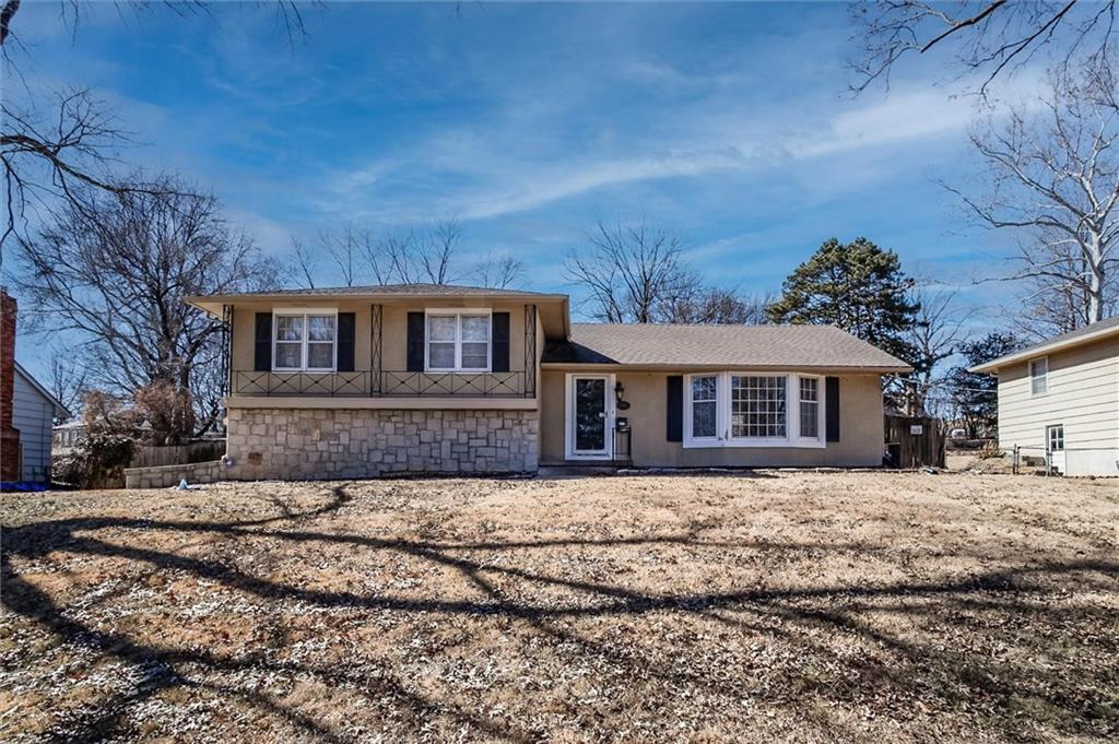 7924 Roe Avenue

                                                                             Prairie Village                                

                                    , KS - $579,000