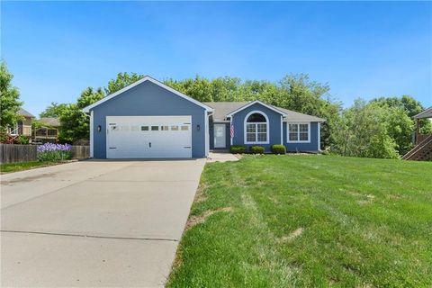571 Hithergreen Drive, Lansing, KS 66043 - MLS#: 2548023