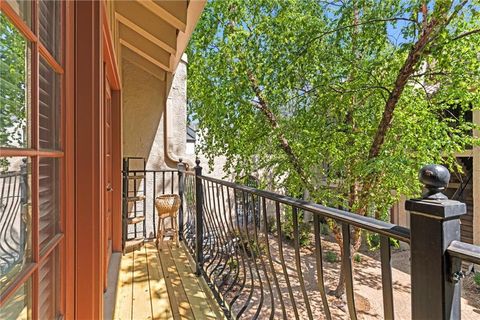 1111 W 46 Street 44 Kansas City MO 64112