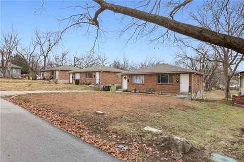 206-216 E South Avenue Belton MO 64012