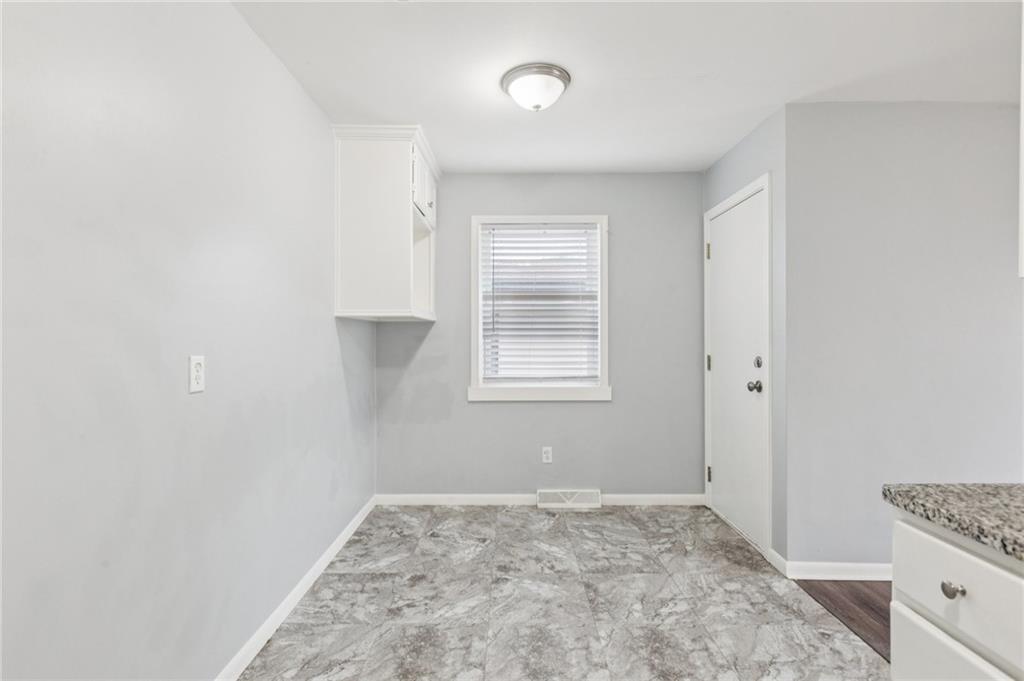 206-216 E South Avenue