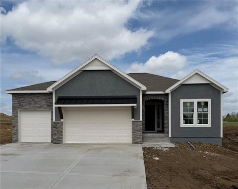 Photo of 1612 SW Arbor Park Drive, Lees Summit, MO 64082 (MLS # 2615136)
