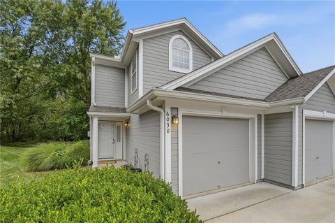 Photo of 6030 NE Moonstone Drive, Lees Summit, MO 64064 (MLS # 2642358)