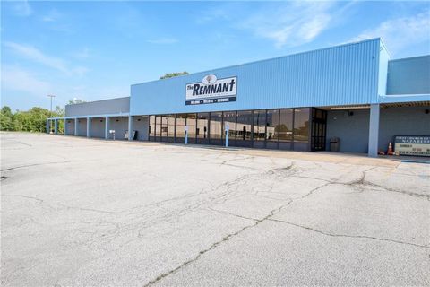 300 E Main Street Parsons KS 67357