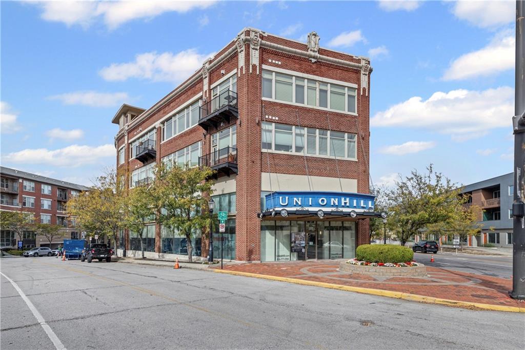 2929 McGee Trafficway 305