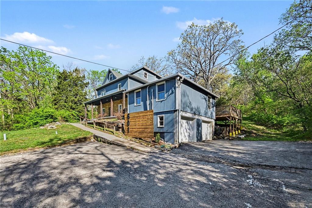 601 Kaw Drive