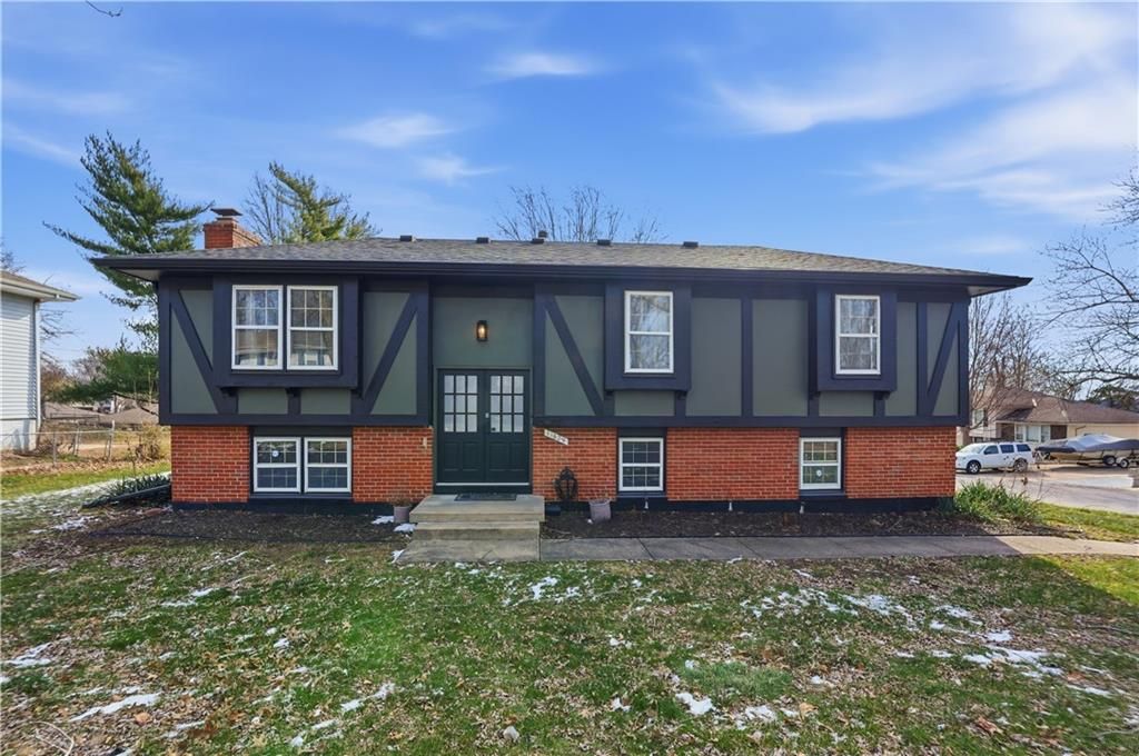 Photo of 11629 Sycamore Street, Kansas City, MO 64134 (MLS # 2607889)