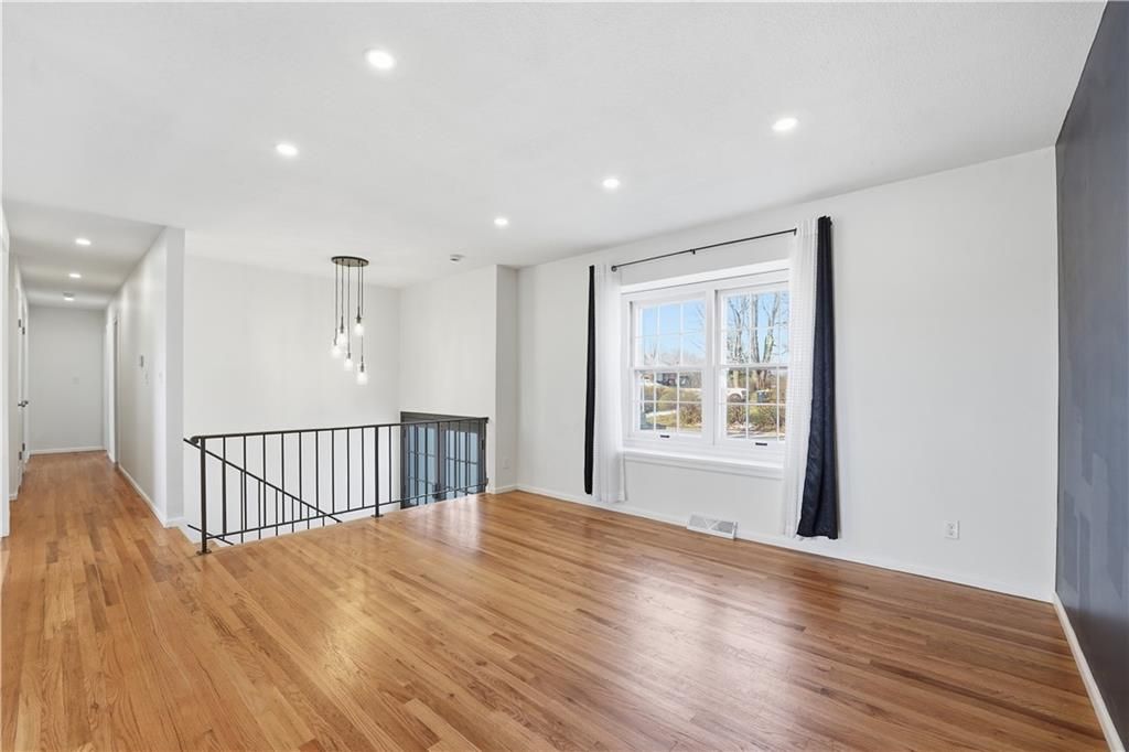 Photo of 11629 Sycamore Street, Kansas City, MO 64134 (MLS # 2607889)