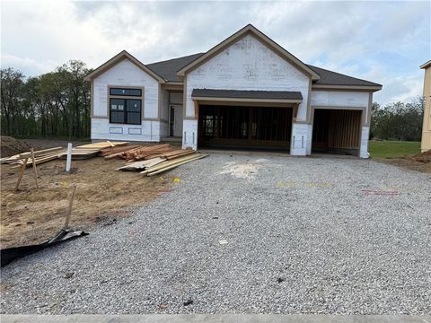 Photo of 8222 NW 90th Terrace, Kansas City, MO 64153 (MLS # 2615935)