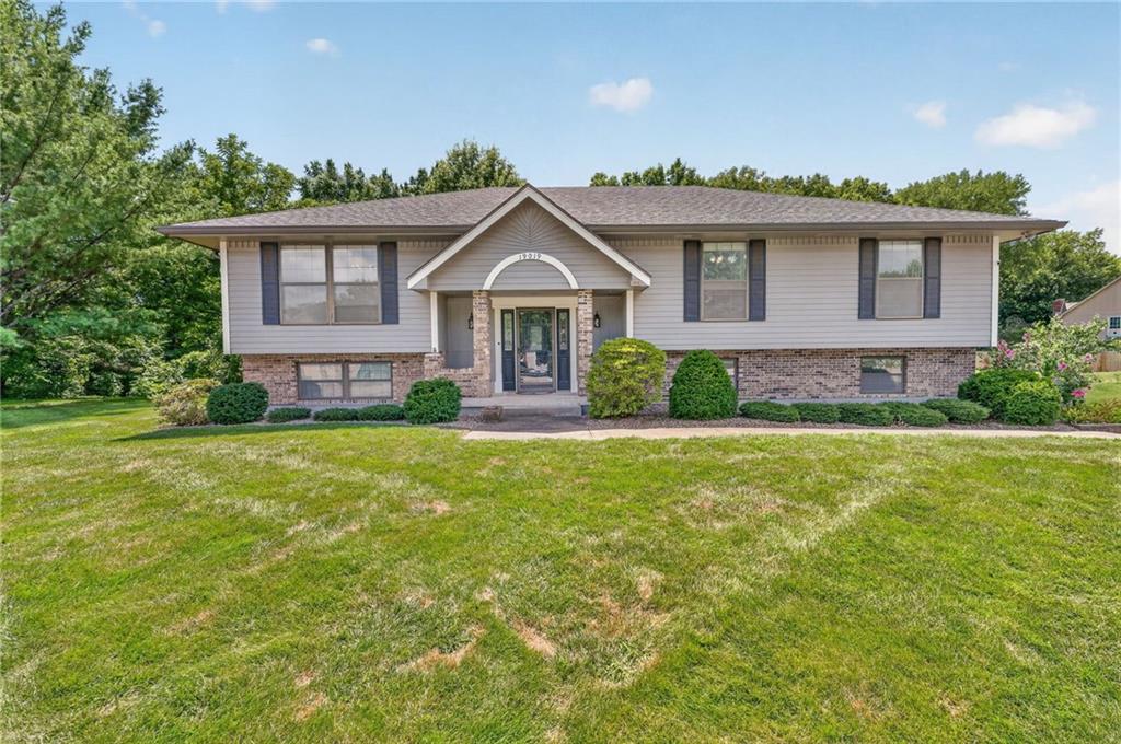 Photo 1 of 53 — 19019 E Ringo Circle, Independence, MO 64057