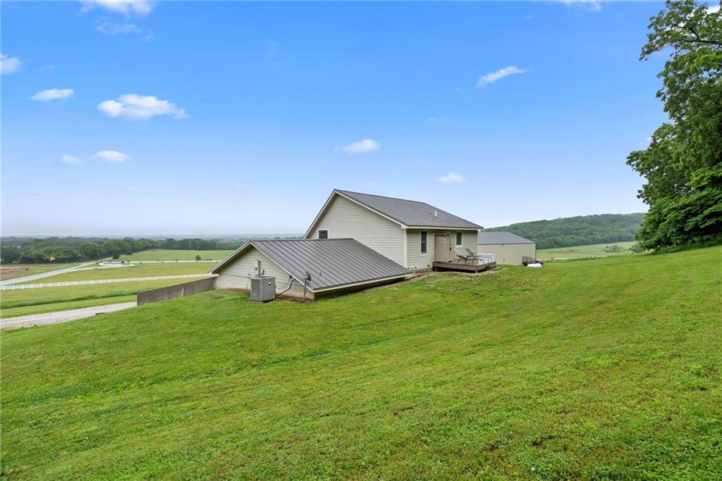 1533 N 700 Road