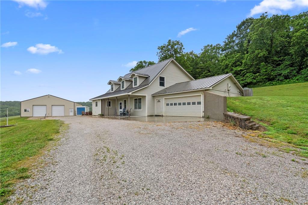 1533 N 700 Road