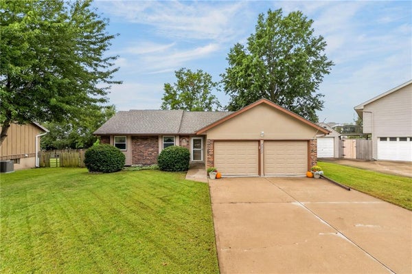 2213 NW 84TH TER, KANSAS CITY, MO 64154 - Image 77b11fd89df5dc607dd298e0baefbf7b/560218510