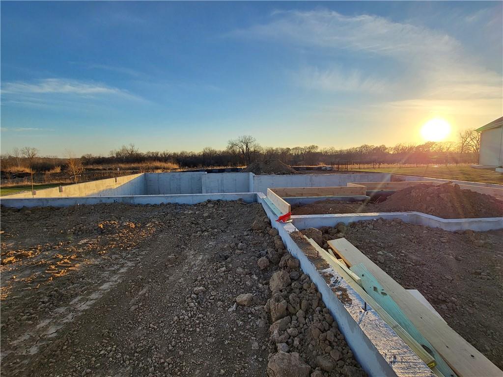 4264 Lake Shore Court