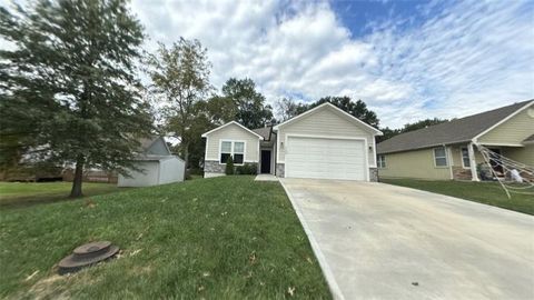 1108 SE Oak Ridge Drive Oak Grove MO 64075
