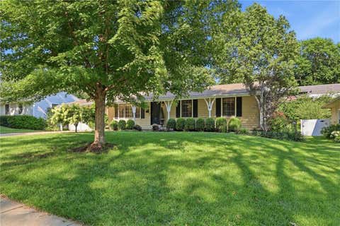 Photo of 8705 Belleview Avenue, Kansas City, MO 64114 (MLS # 2635843)