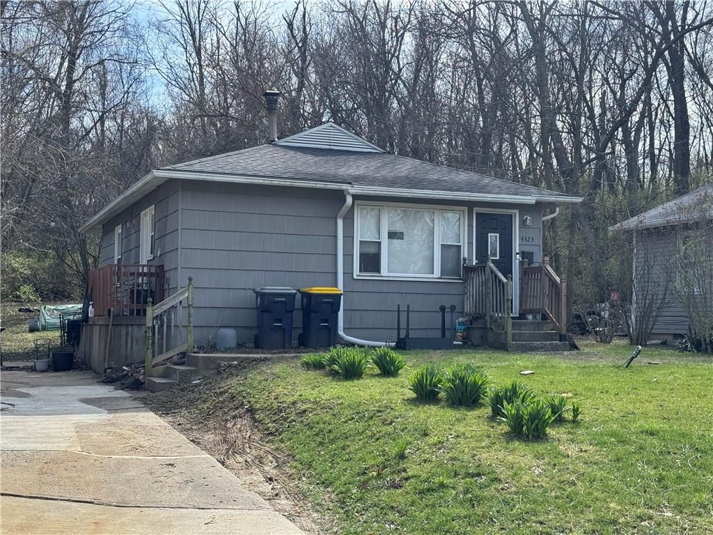 Photo of 4323 Towers Road, Kansas City, MO 64130 (MLS # 2609097)