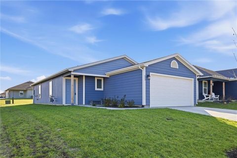 423 Park Hill Drive, Tonganoxie, KS 66086 - MLS#: 2592355