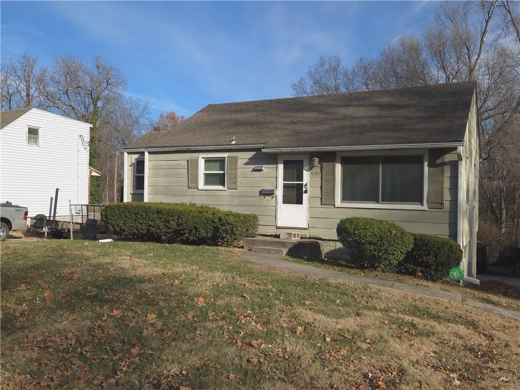 Photo of 9107 Charlotte Street, Kansas City, MO 64131 (MLS # 2592309)