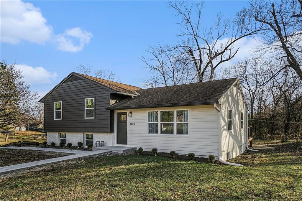 Photo of 3105 Hagemann Street, Kansas City, KS 66106 (MLS # 2591961)